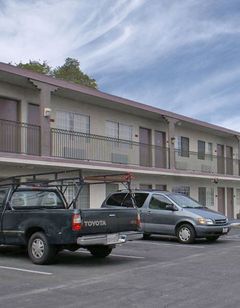 American Inn & Suites