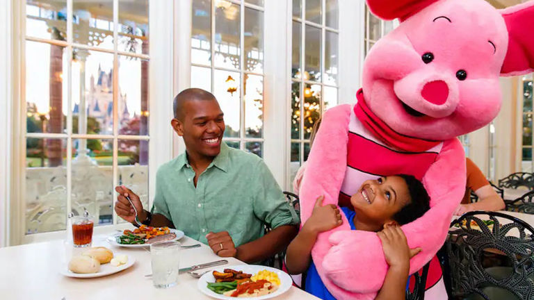 Disney dining plans allow clients to choose the option that best suits their needs.