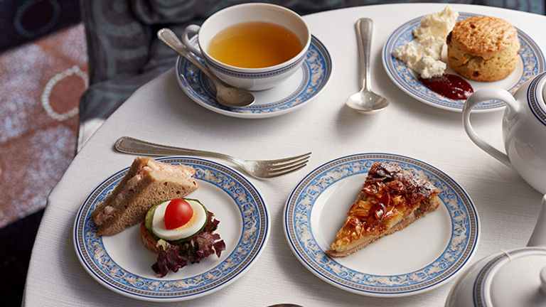 Guests also love Barista’s, for Illy espresso drinks, and afternoon tea, complete with pastries. // © 2017 Oceania Cruises