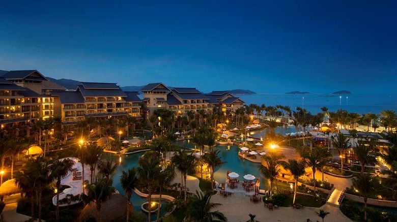<b>Hilton Sanya Yalong Bay Resort & Spa Pool</b>. Images powered by <a href=_-5.html title="IcePortal" target="_blank">IcePortal</a>.