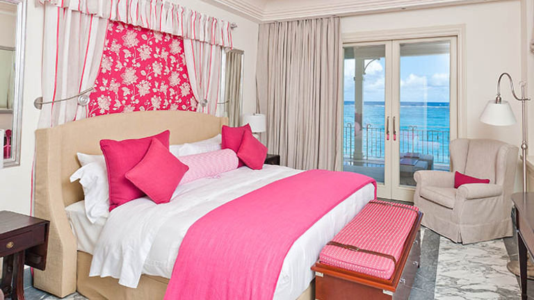 Many guestrooms and suites face the beach. // © 2017 The Pink Sands Club