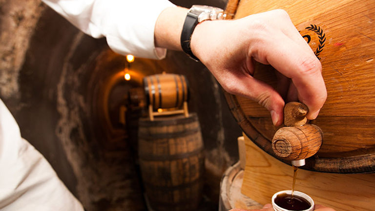 Palmer House Hilton’s one-of-a-kind bourbon is infused with barrel-aged maple syrup. // © 2016 Palmer House Hilton