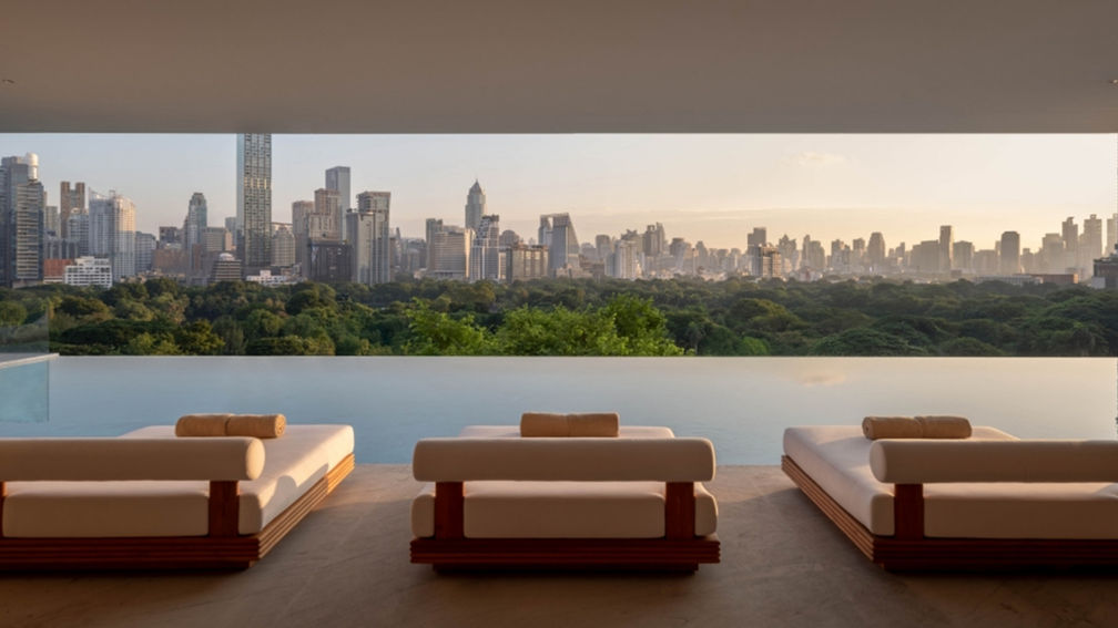 Review: Dusit Thani Bangkok