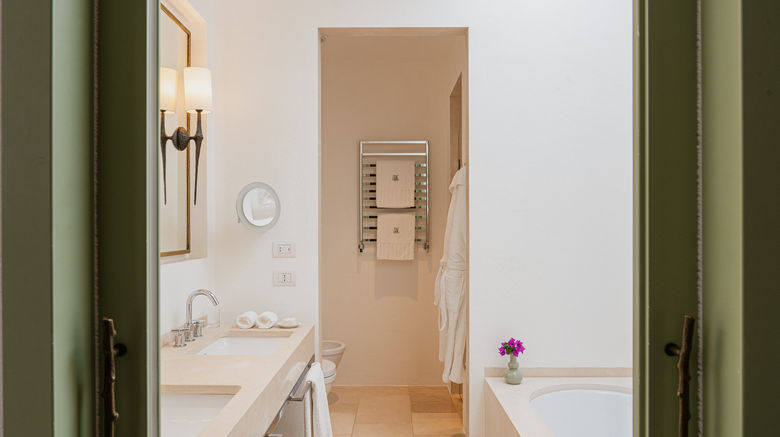 <b>Rocco Forte Masseria Torre Maizza Room</b>. Images powered by <a href=_-9.html title="Leonardo Worldwide" target="_blank">Leonardo</a>.