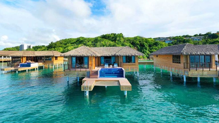 royaltonantiguaoverwaterbungalow