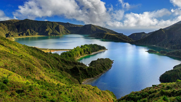 The Lake of Fire on Sao Miguel Island in the Azores is a protected natural reserve. // © 2017 iStock