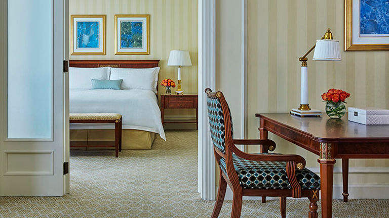 The spacious Ambassador Suite // © 2015 Christian Horan/Four Seasons Hotel Doha