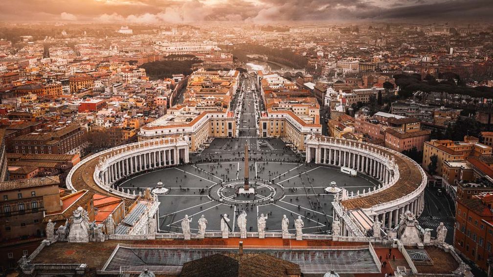 visitingromeandvaticanafterpopefrancispassing
